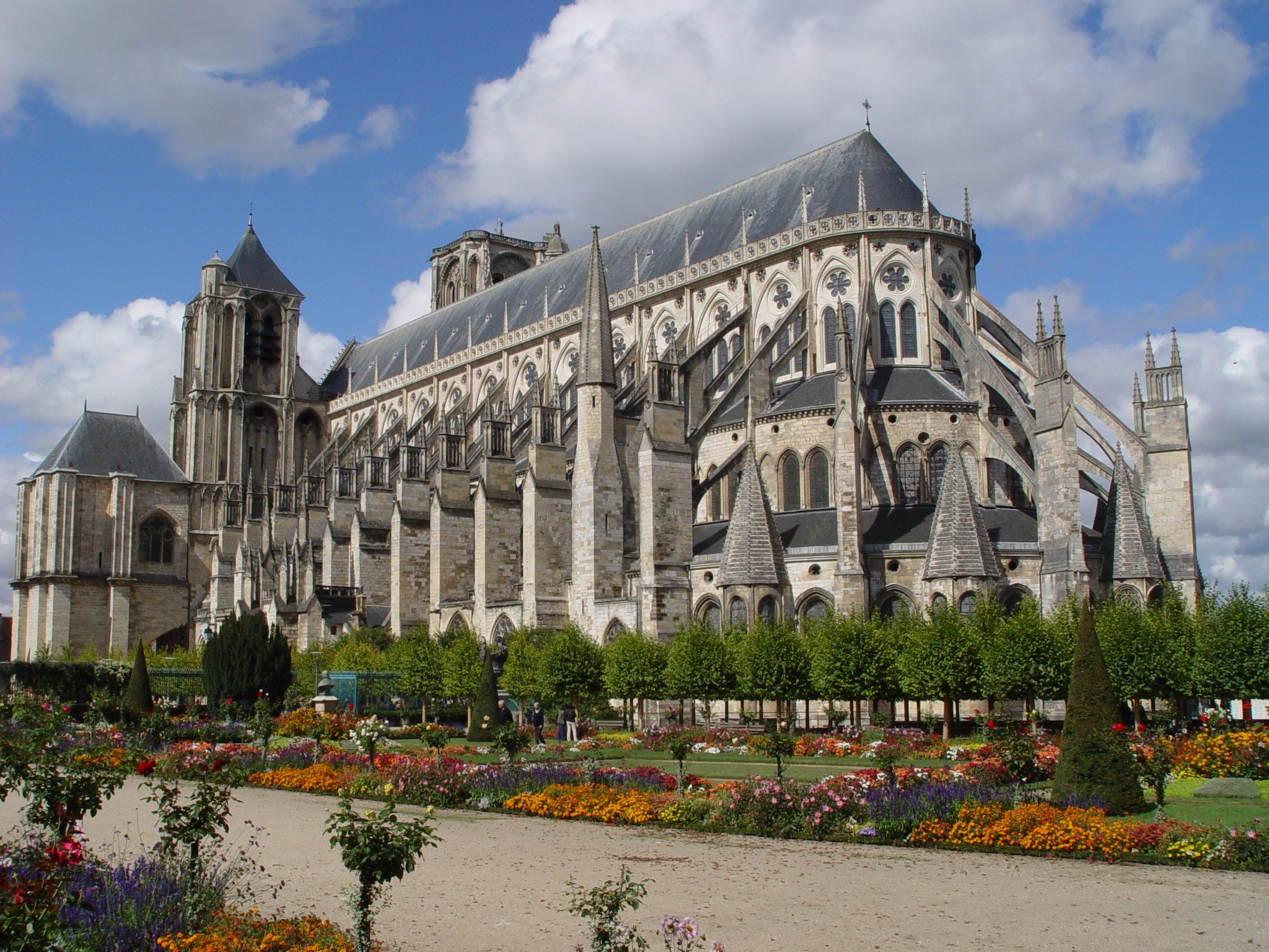 28-Cathedrale_Saint-Etienne_Bourges.jpg